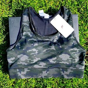 Fabletics L sports bra in army/camouflage print